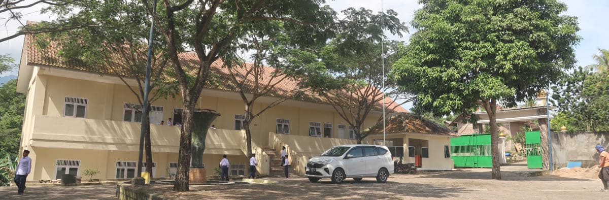 Halaman Pondok Pesantren Al Hadi